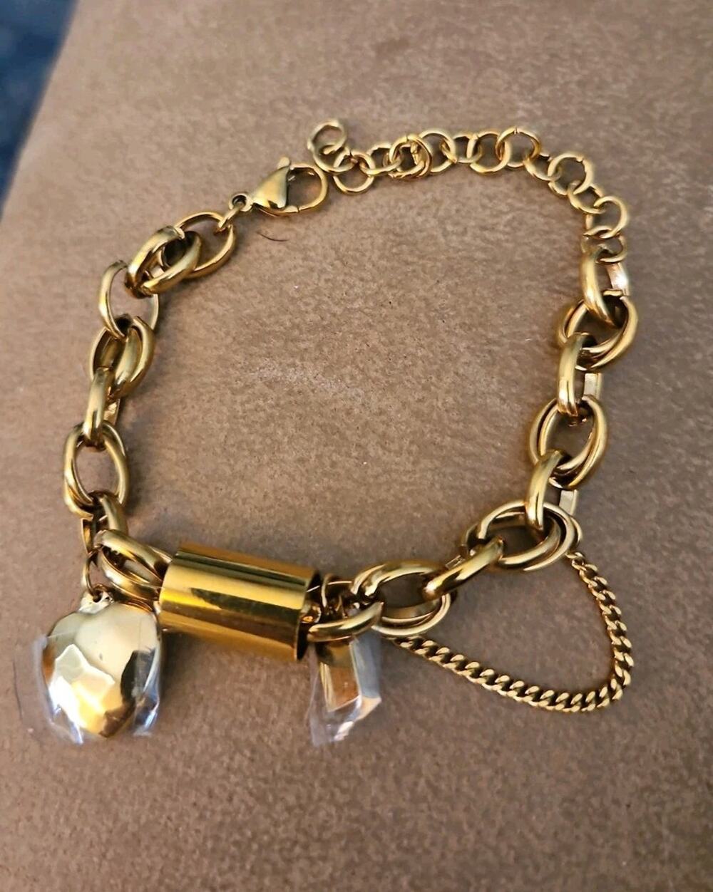 Gold Tone Chunky Chain Bracelet Heart Charm Statement Jewelry- NWOT